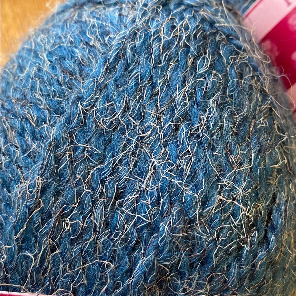 Kinsie Wool Shops „Andes“ Chunky with Alpaca 4 Skeins - Picture 3 of 7